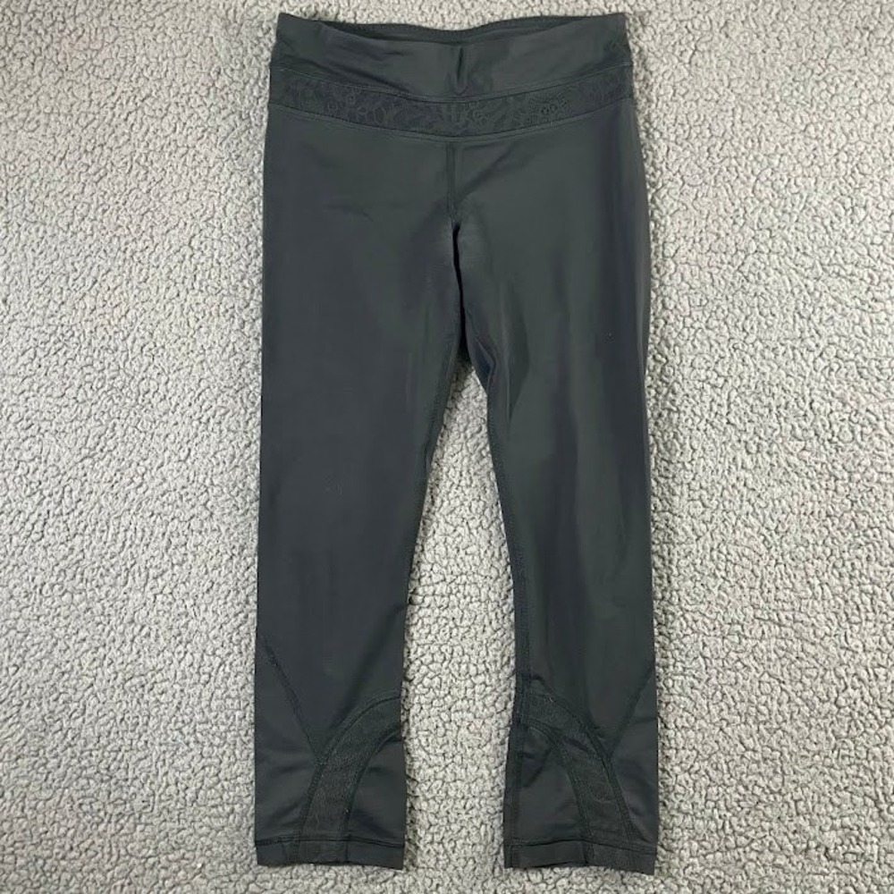 Lululemon Black Lace Panel Cropped Capri Leggings Capri Size 4 Yoga Workout